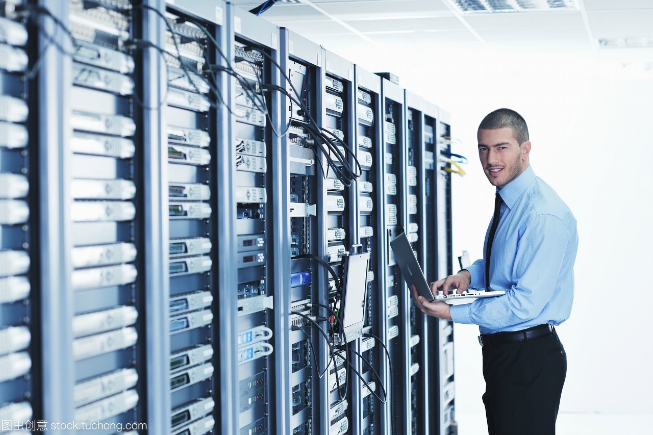 科技浪潮中的新工匠 當(dāng)年輕工程師遇見服務(wù)器機(jī)房